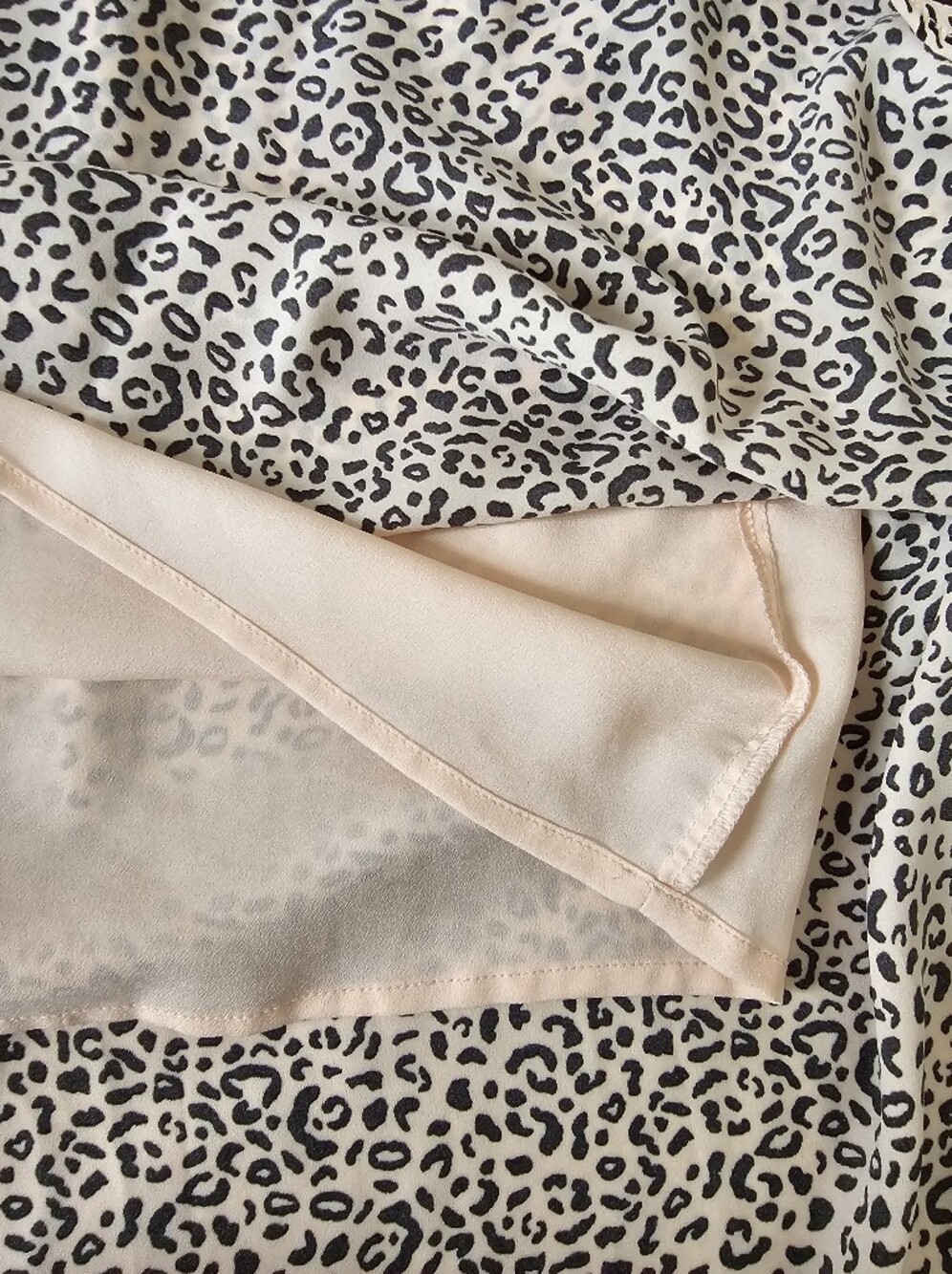 Pink and black leopard print flowy maxi skirt with soft pleats - Picture 9 of 11